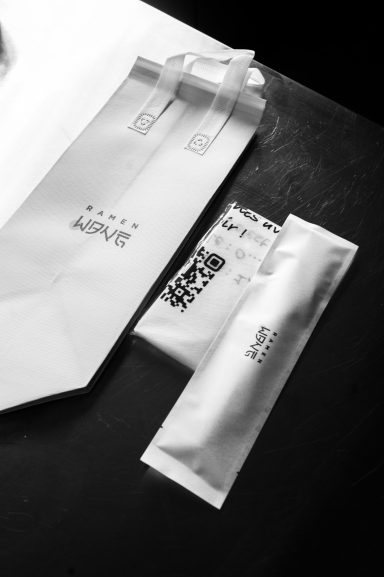 Nos emballages, pour que tout reste bien chaud jusqu’à chez vous, vos ramens sont livrés dans un sac isotherme pratique et élégant 